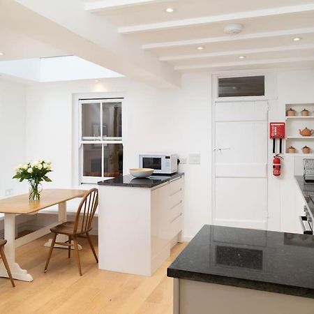 Beautiful And Contemporary Cornish Townhouse In Penzance Villa Bagian luar foto