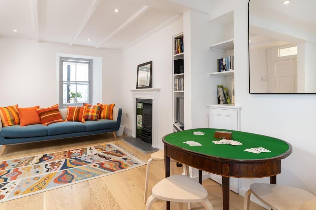 Beautiful And Contemporary Cornish Townhouse In Penzance Villa Bagian luar foto